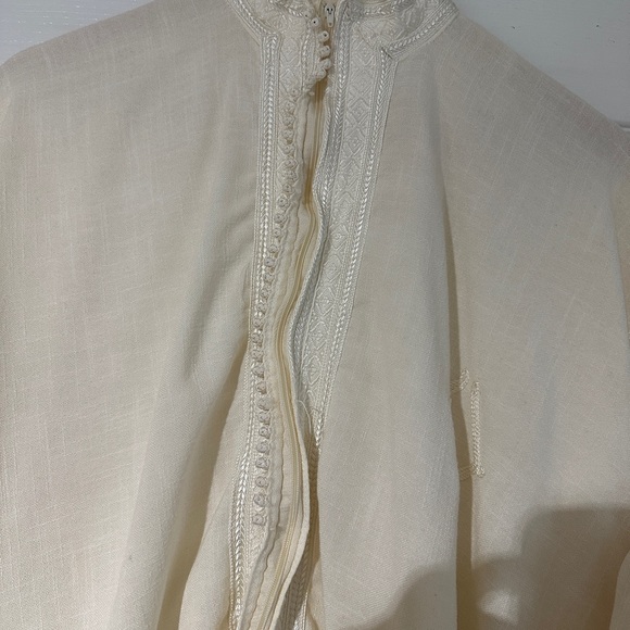 Source Unknown Cream Embroidered Garment - Picture 11 of 12